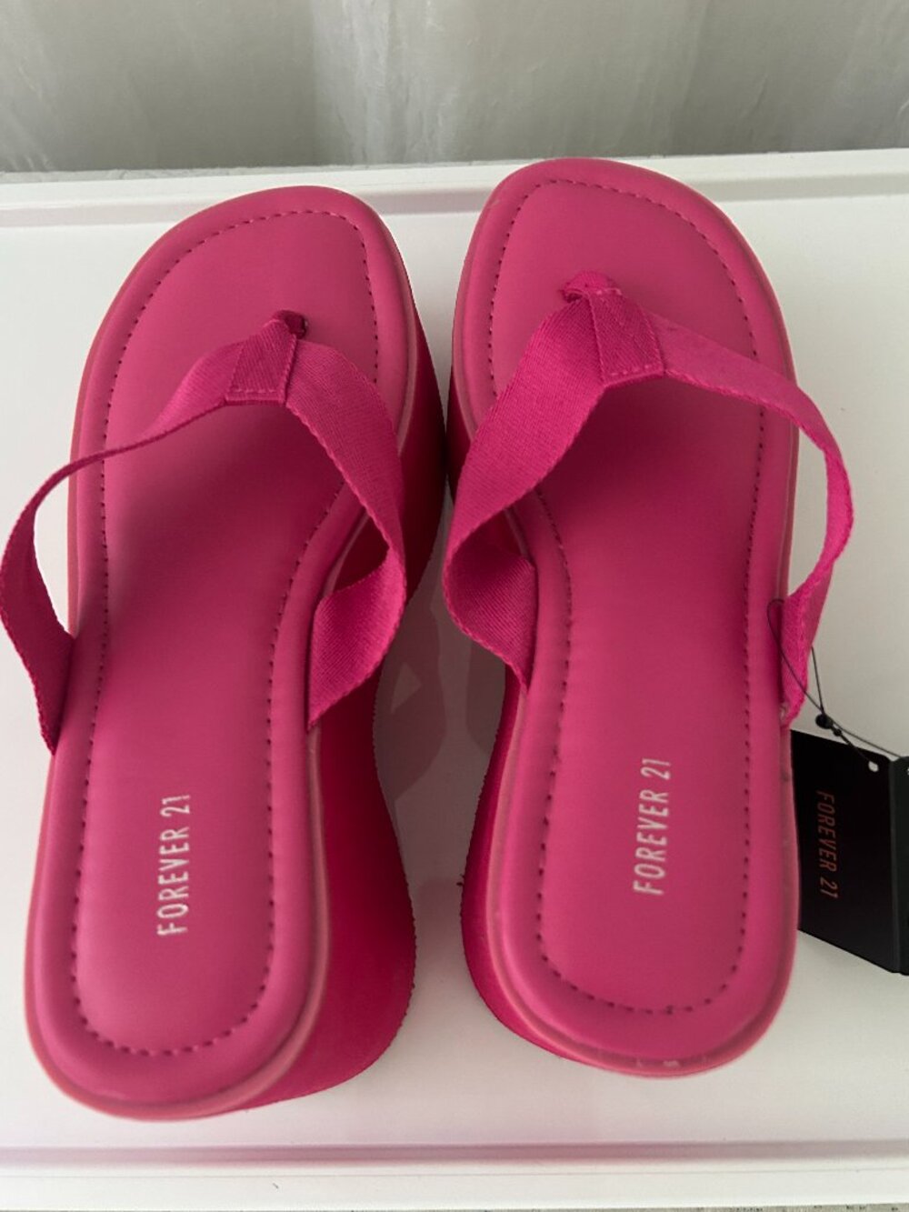 FOREVER 21 HOT PINK 4 INCH PLATFORM WEDGE FLIP FLOPS SIZE 9